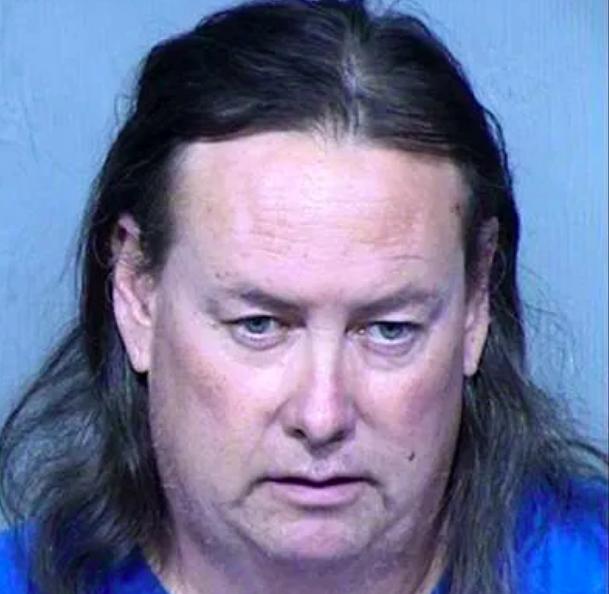 美國一校車司機被學生激怒,故意猛踩剎車讓孩子撞破擋風玻璃 美國一校車司機被學生激怒,故意猛踩剎車讓孩子撞破擋風玻璃