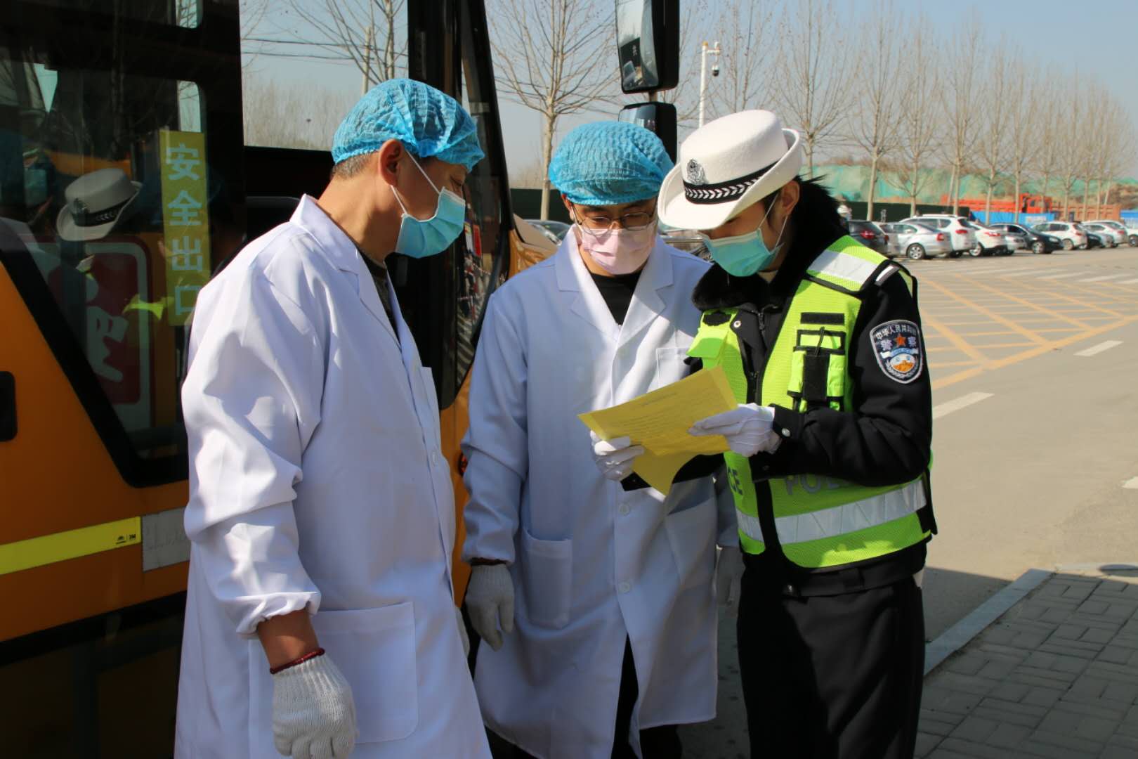 部門、校企聯(lián)動實景模擬,校車安全早準備! 部門、校企聯(lián)動實景模擬,校車安全早準備!