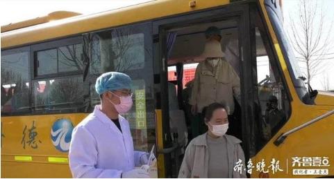 模擬開學!德州尚德小學開展疫情防控校車應急演練 模擬開學!德州尚德小學開展疫情防控校車應急演練