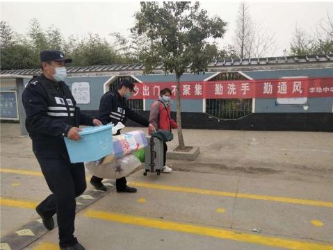 開(kāi)學(xué)啦!東海警方“護(hù)學(xué)模式”開(kāi)啟 開(kāi)學(xué)啦!東海警方“護(hù)學(xué)模式”開(kāi)啟